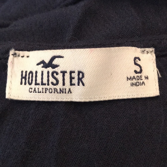 Small dark blue cropped tee from Hollister - Picture 3 of 4